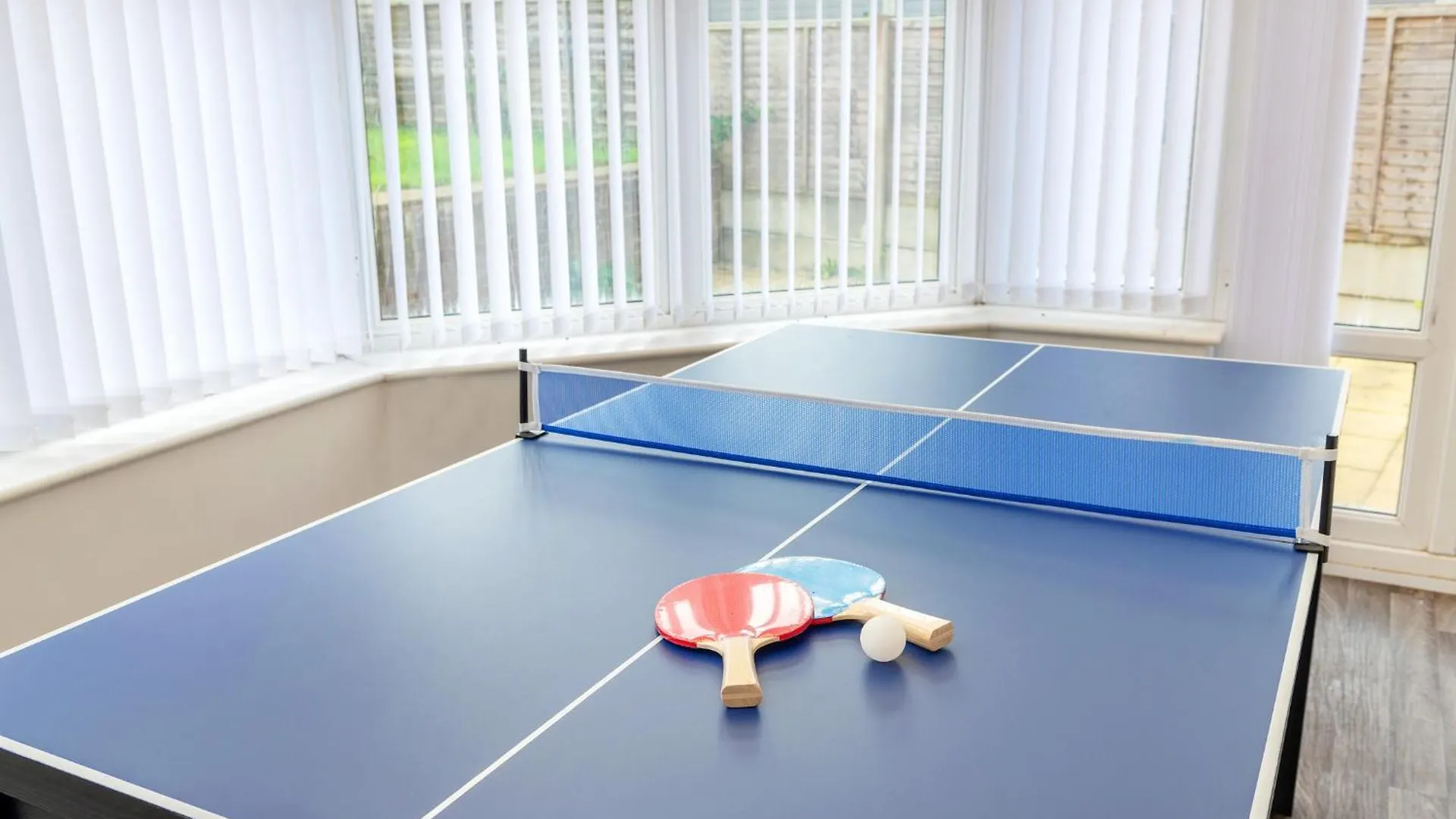 3Br Contractor Pad With Pool Table Villa Nottingham