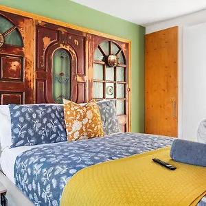 Stylish Self Contained Holiday home